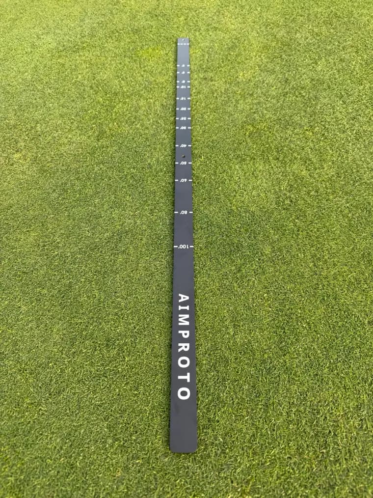 The AimPutt distance side: dashed start lines and distance marks in feet